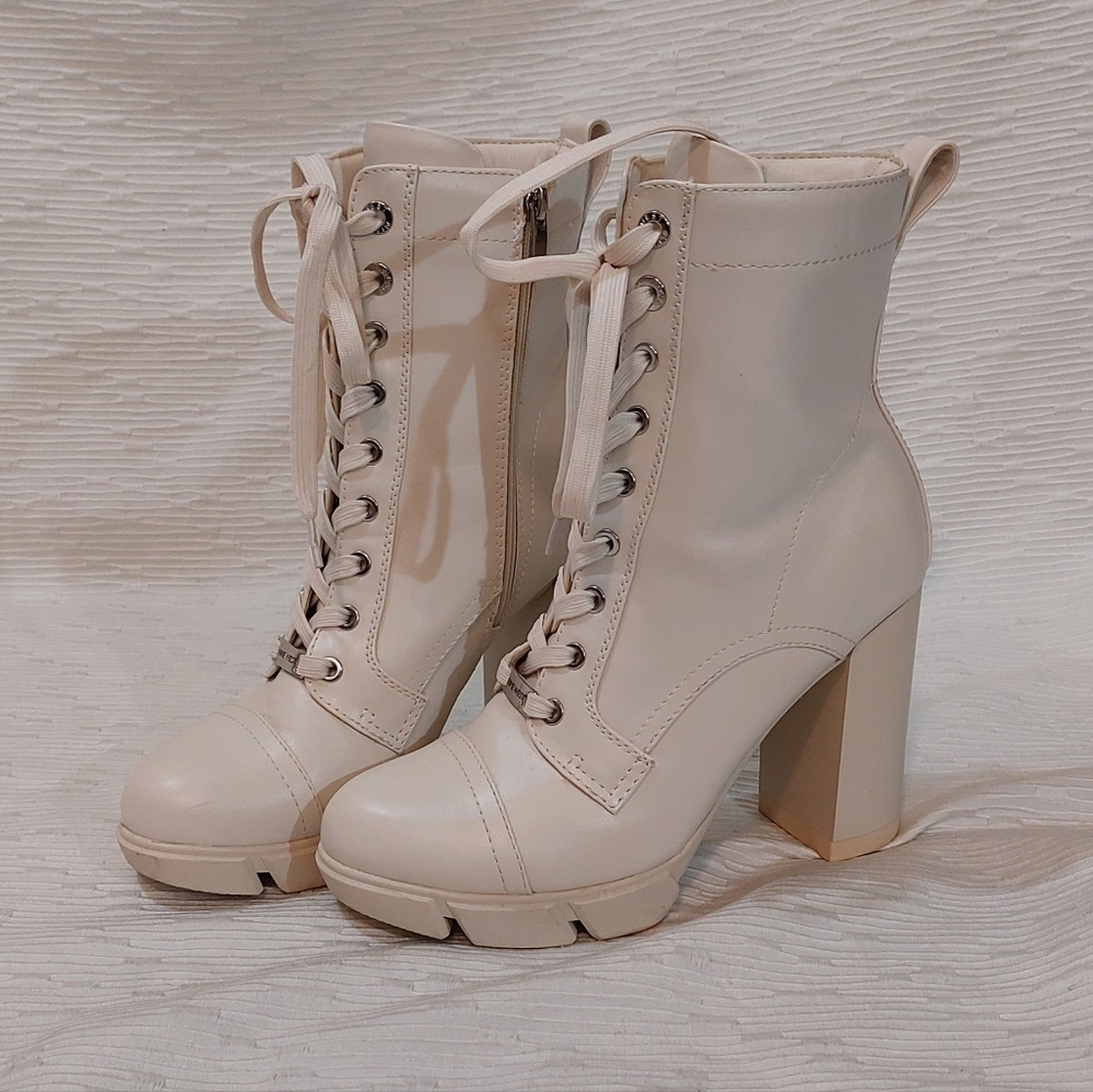 Cream Nine West Heeled Boots Size 9.5